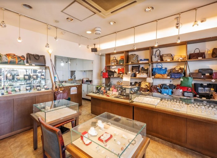 オークハウスいすず質店青葉台店 2